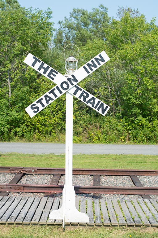 TrainStnSign5539